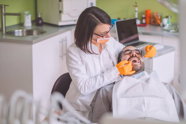 Best Holiday Emergency Dentist in Newk, AR